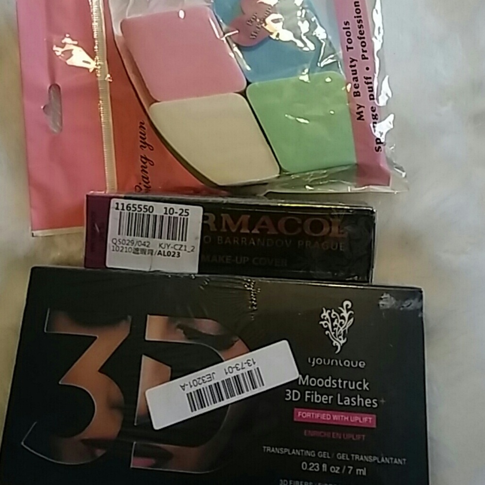 Makeup 3d fiber masscara, plus dermacol cover up.